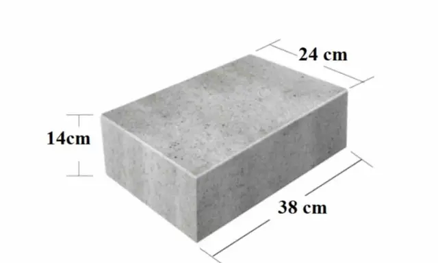 Szary bloczek fundamentowy z wymiarami 38x24x14 cm.